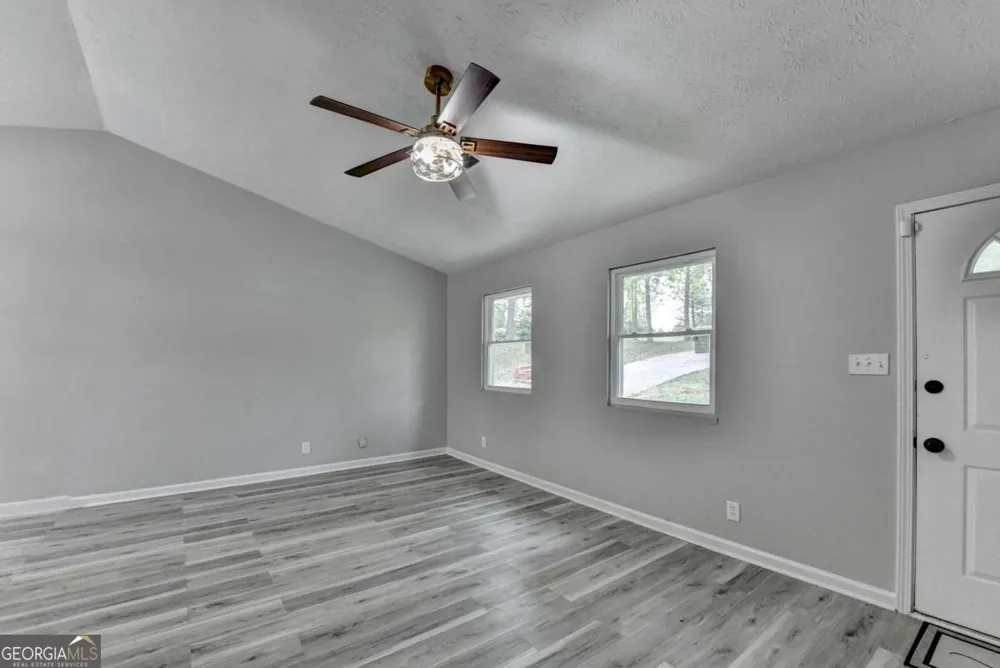 1018 Wayne DR Snellville, GA 30078