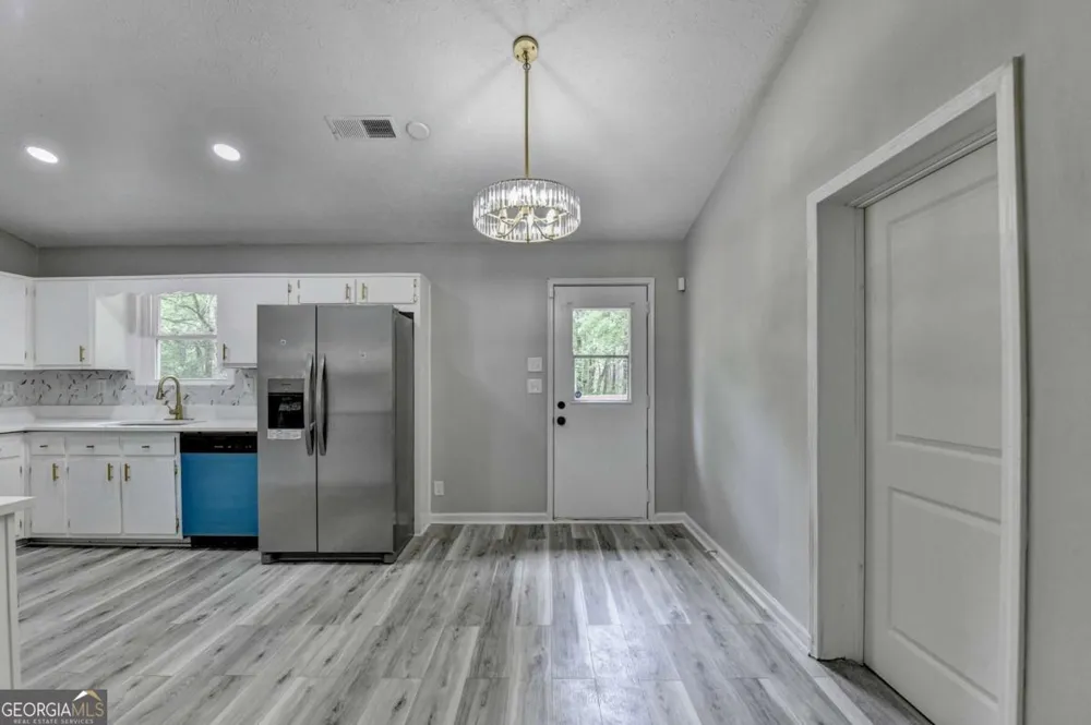 1018 Wayne DR Snellville, GA 30078