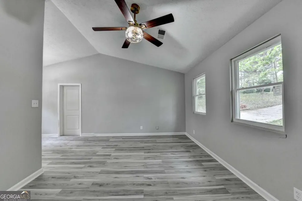 1018 Wayne DR Snellville, GA 30078