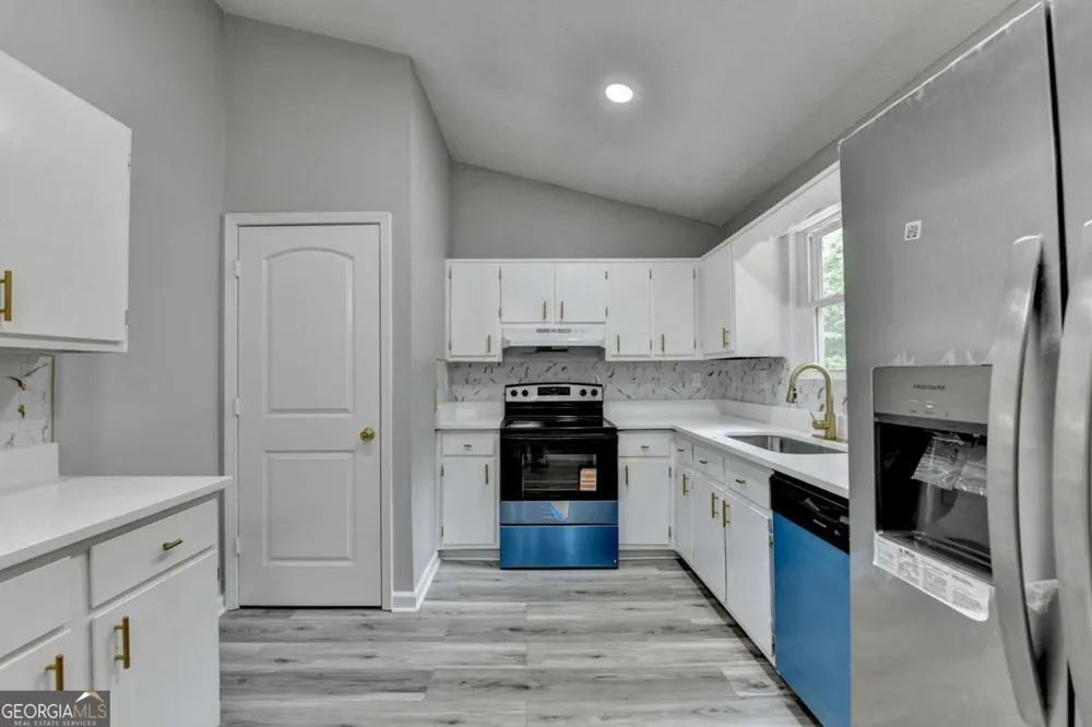1018 Wayne DR Snellville, GA 30078