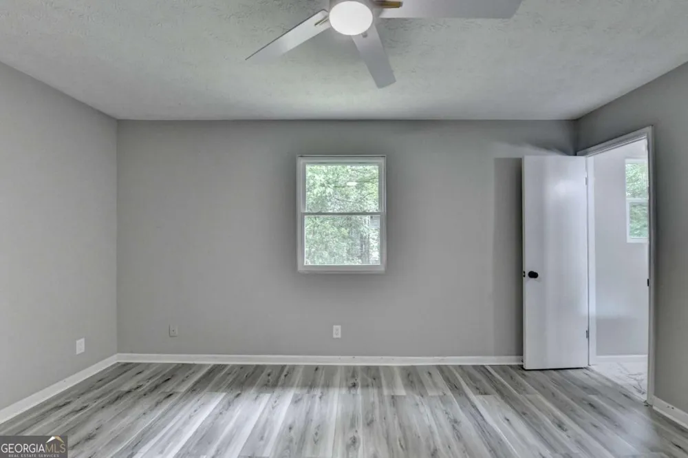 1018 Wayne DR Snellville, GA 30078
