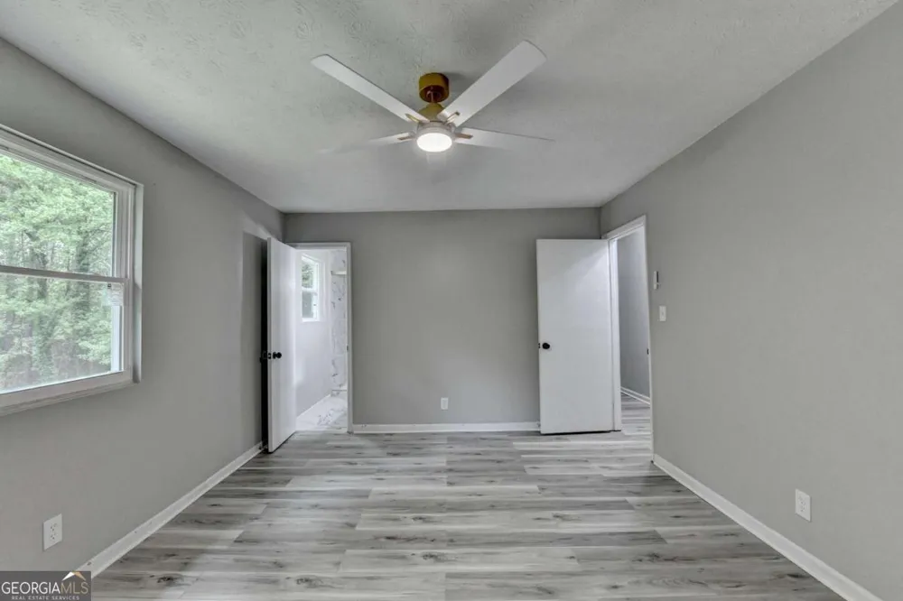 1018 Wayne DR Snellville, GA 30078