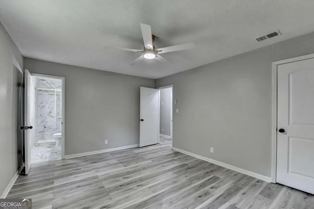 1018 Wayne DR Snellville, GA 30078