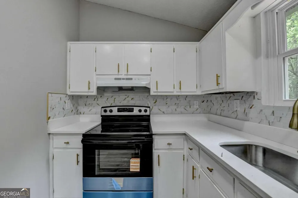 1018 Wayne DR Snellville, GA 30078