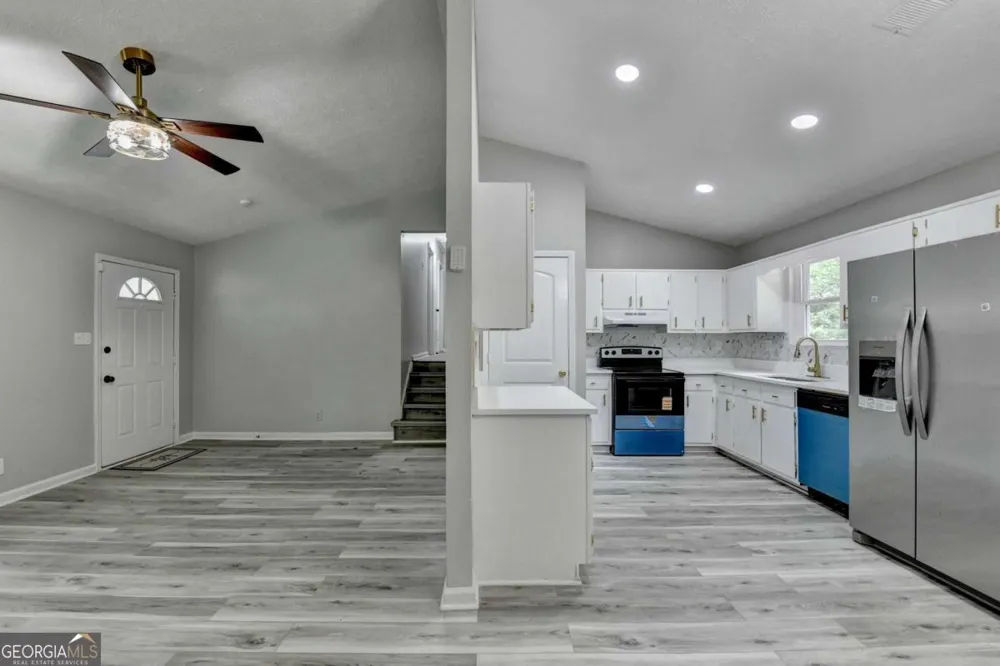 1018 Wayne DR Snellville, GA 30078
