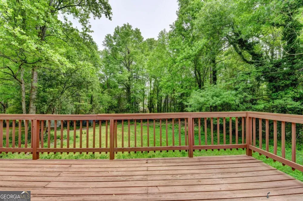 1018 Wayne DR Snellville, GA 30078