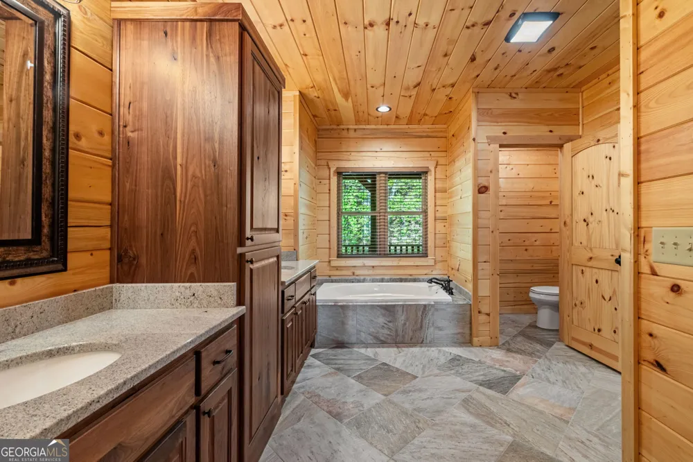 460 Wikle DR Ellijay, GA 30540