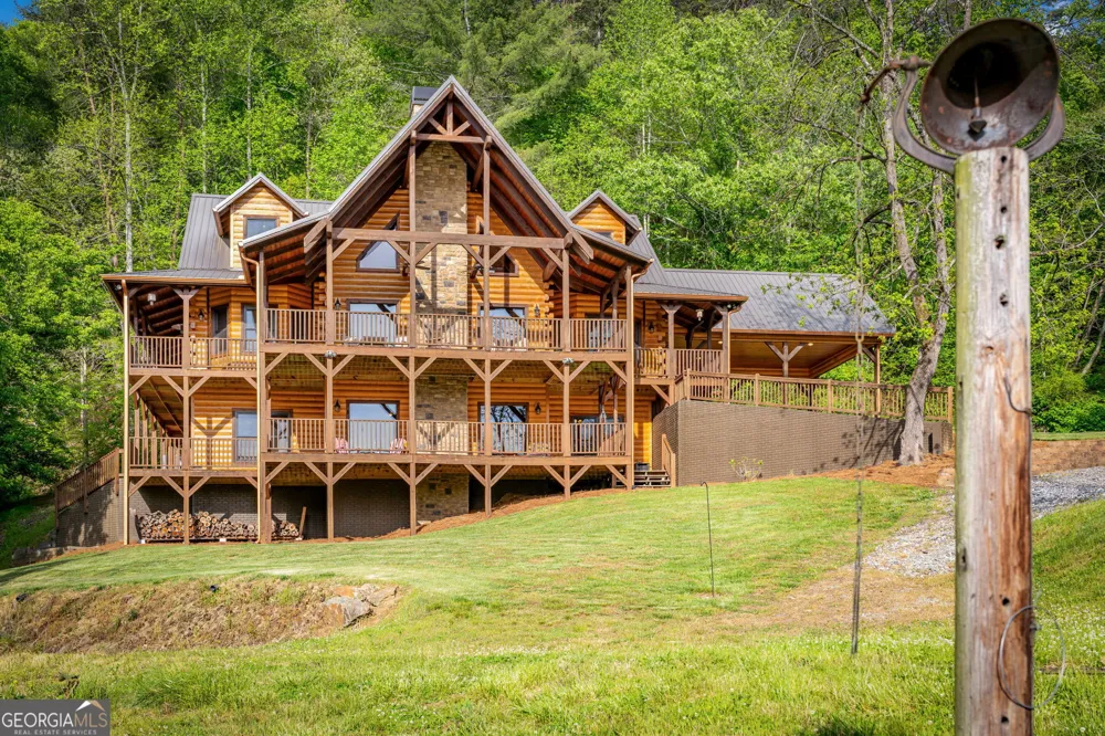 460 Wikle DR Ellijay, GA 30540
