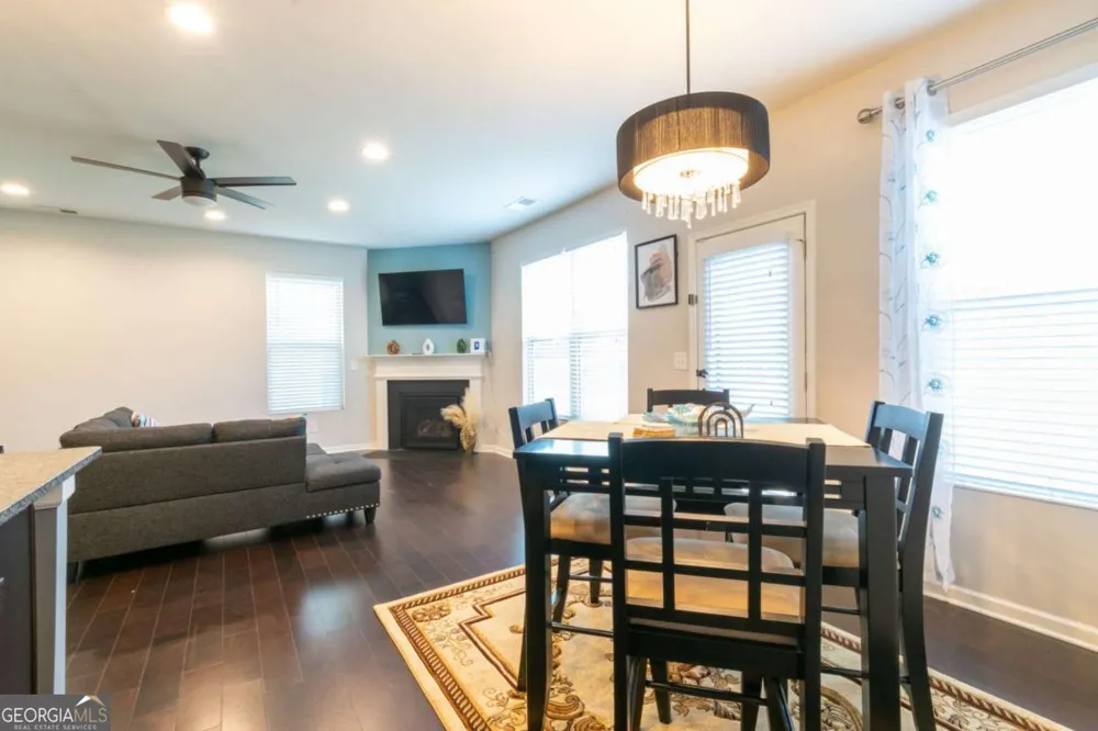 576 Dasheill LN Atlanta, GA 30349