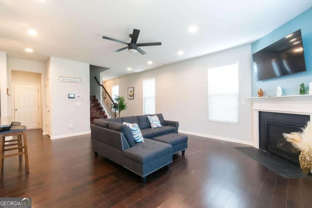 576 Dasheill LN Atlanta, GA 30349