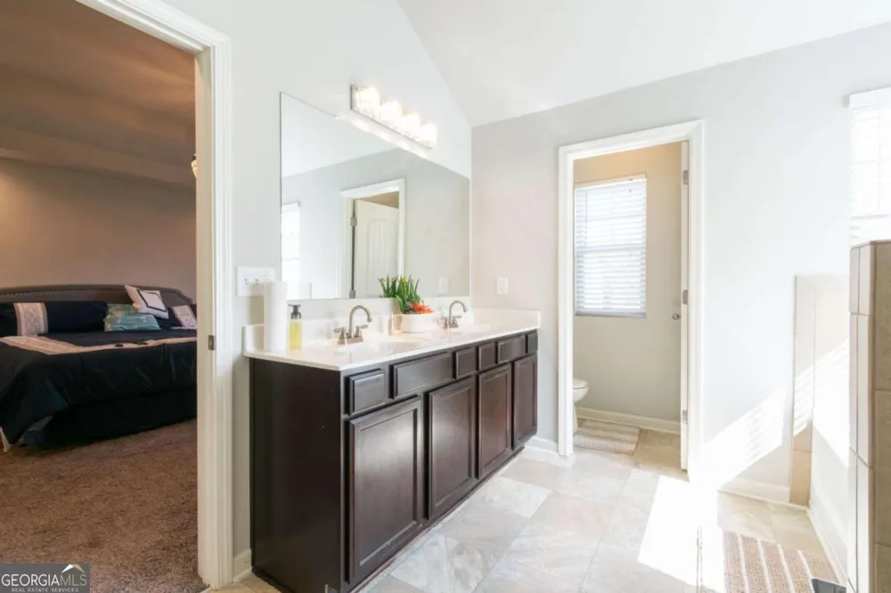 576 Dasheill LN Atlanta, GA 30349