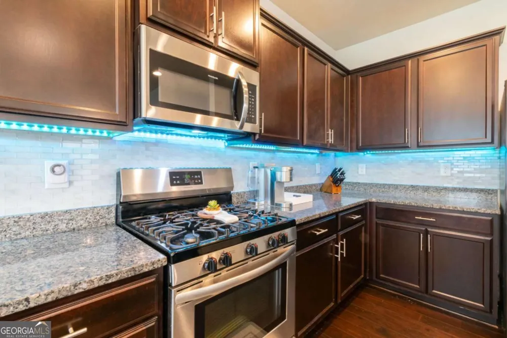 576 Dasheill LN Atlanta, GA 30349