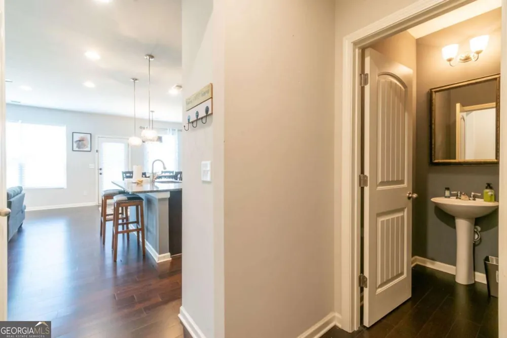 576 Dasheill LN Atlanta, GA 30349