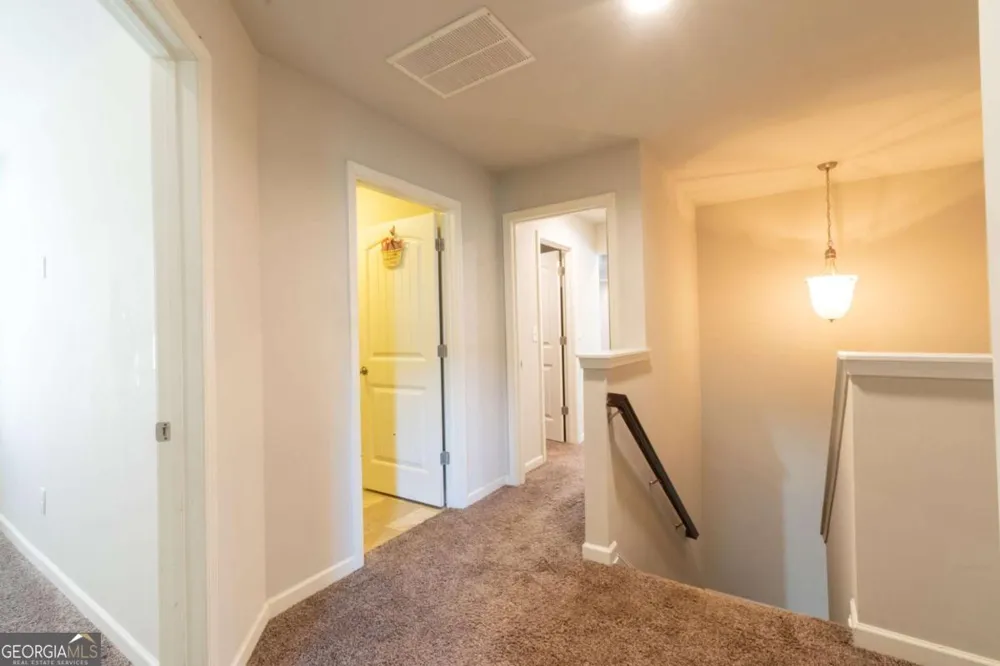 576 Dasheill LN Atlanta, GA 30349