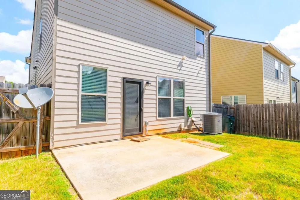 576 Dasheill LN Atlanta, GA 30349