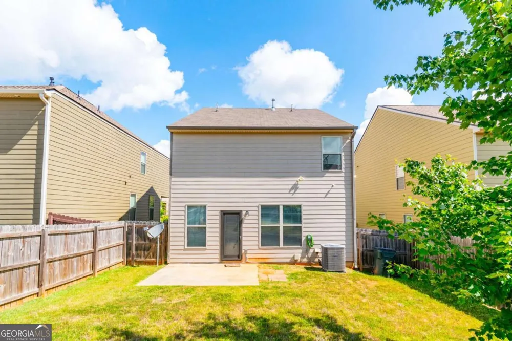 576 Dasheill LN Atlanta, GA 30349