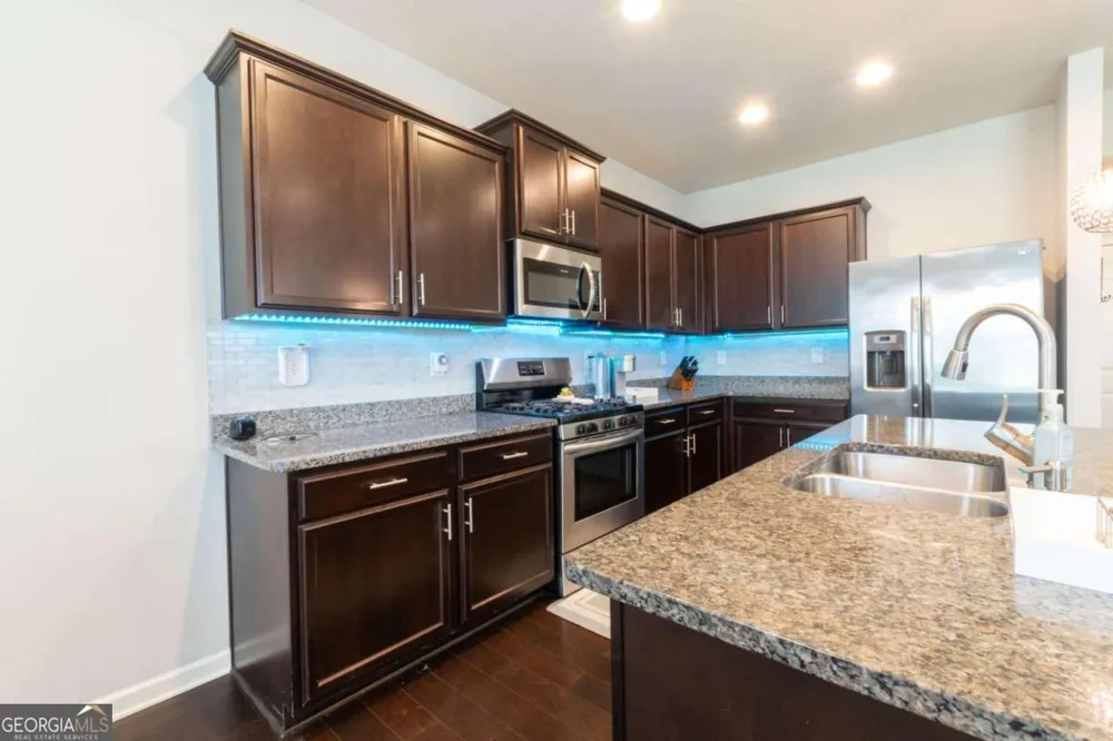 576 Dasheill LN Atlanta, GA 30349