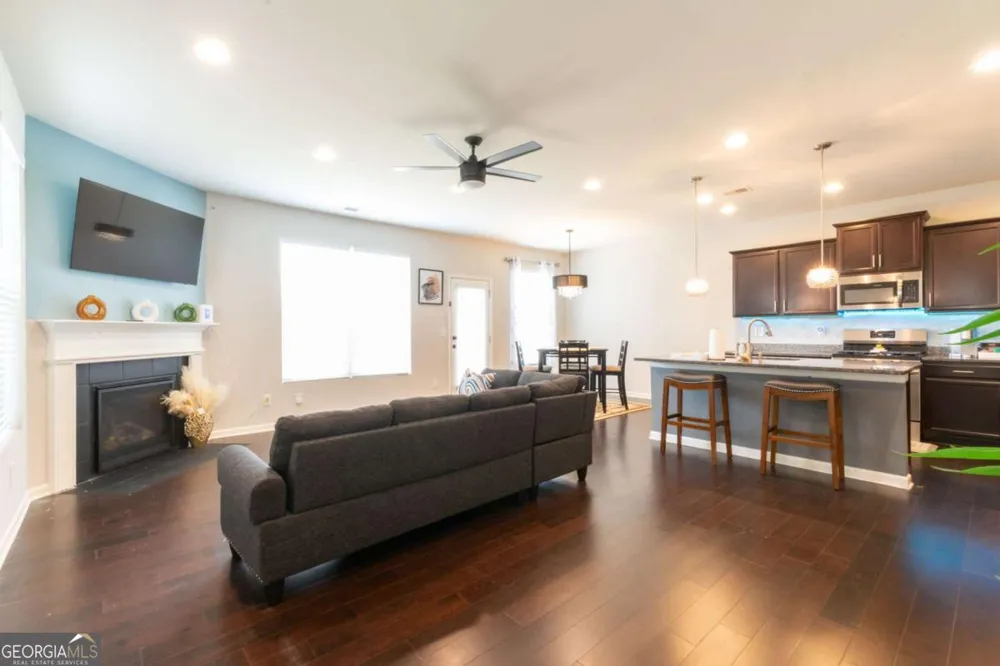 576 Dasheill LN Atlanta, GA 30349