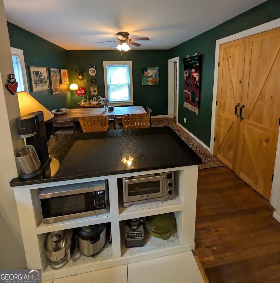 626 N Gordon CIR Hapeville, GA 30354