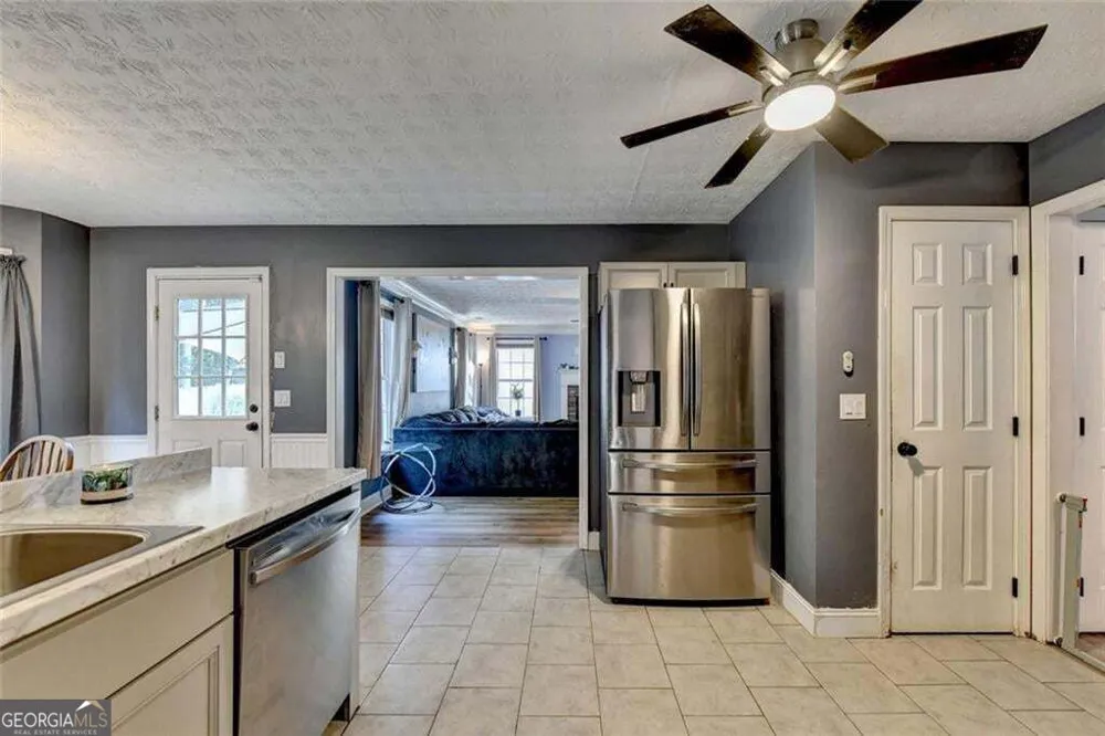 290 Lake Valley DR SW Loganville, GA 30052