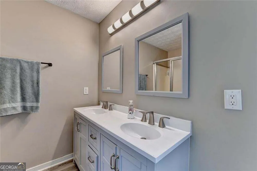 290 Lake Valley DR SW Loganville, GA 30052