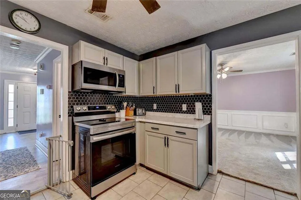 290 Lake Valley DR SW Loganville, GA 30052