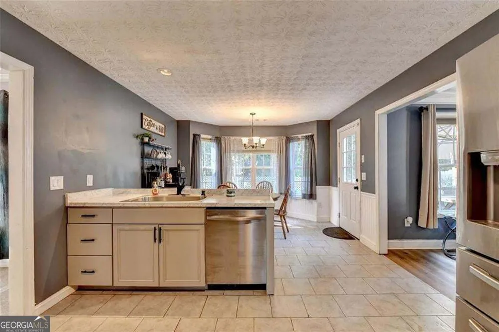 290 Lake Valley DR SW Loganville, GA 30052