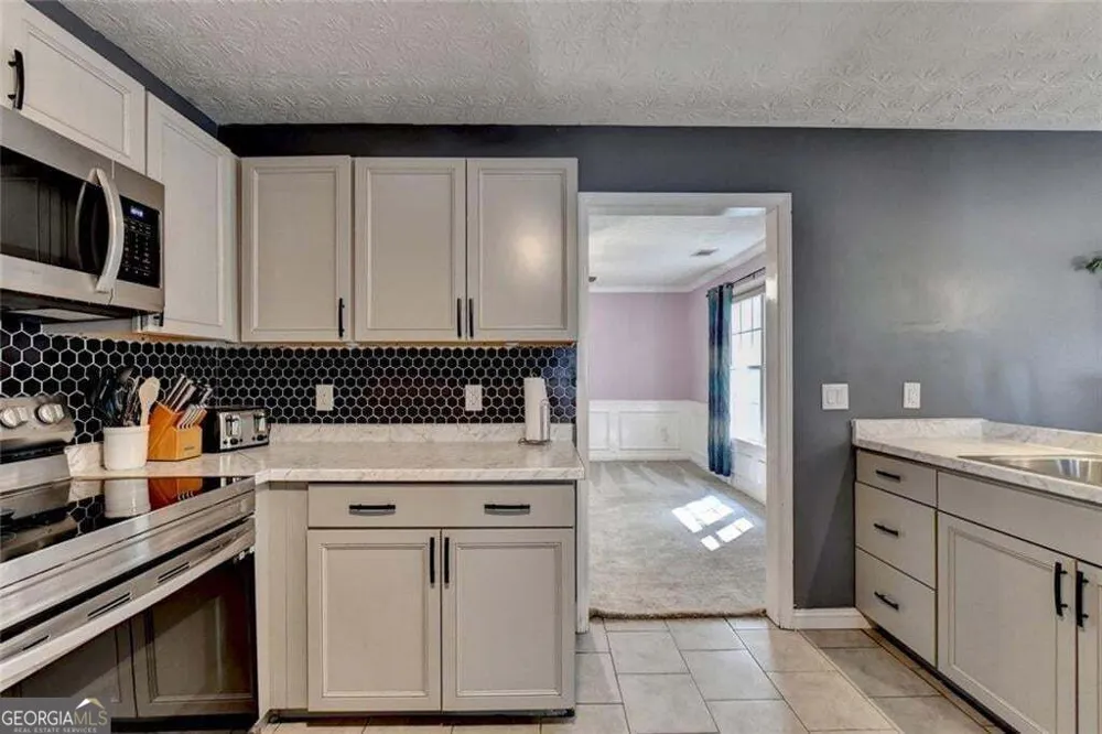 290 Lake Valley DR SW Loganville, GA 30052