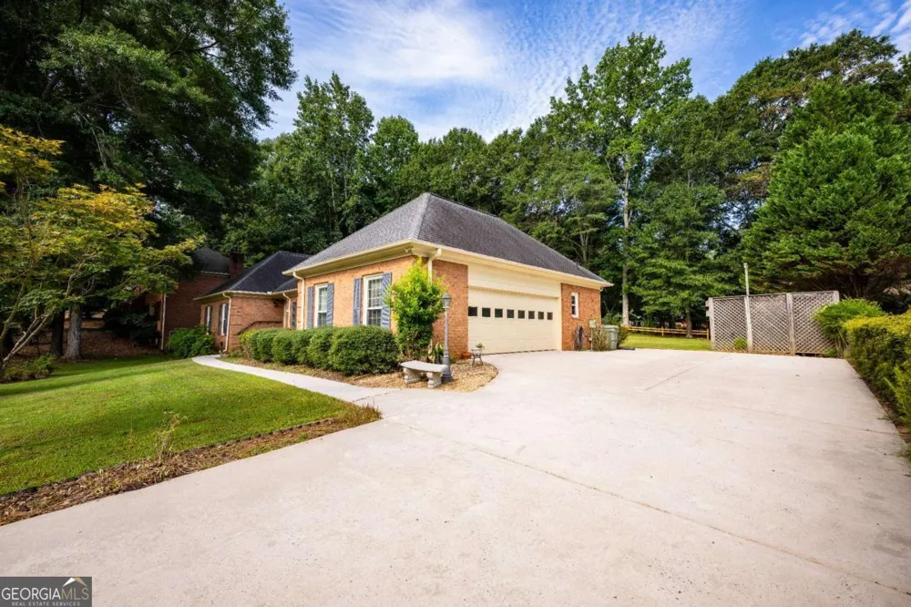 341 Chesterfield RD Bogart, GA 30622