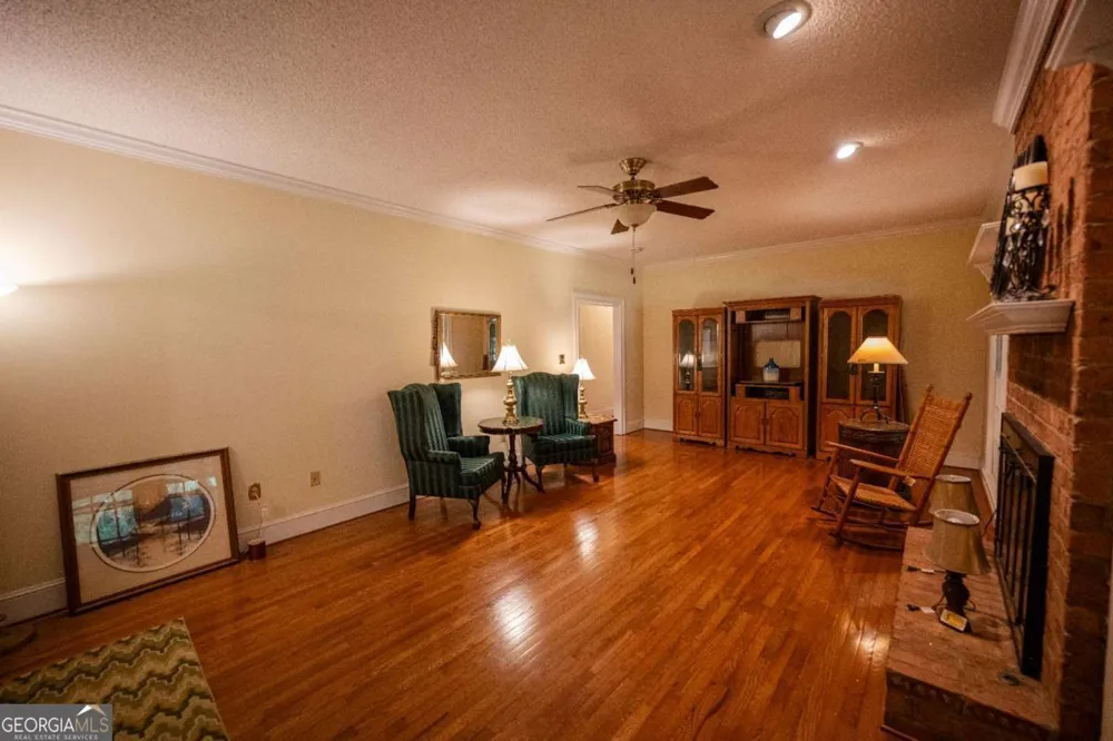 341 Chesterfield RD Bogart, GA 30622