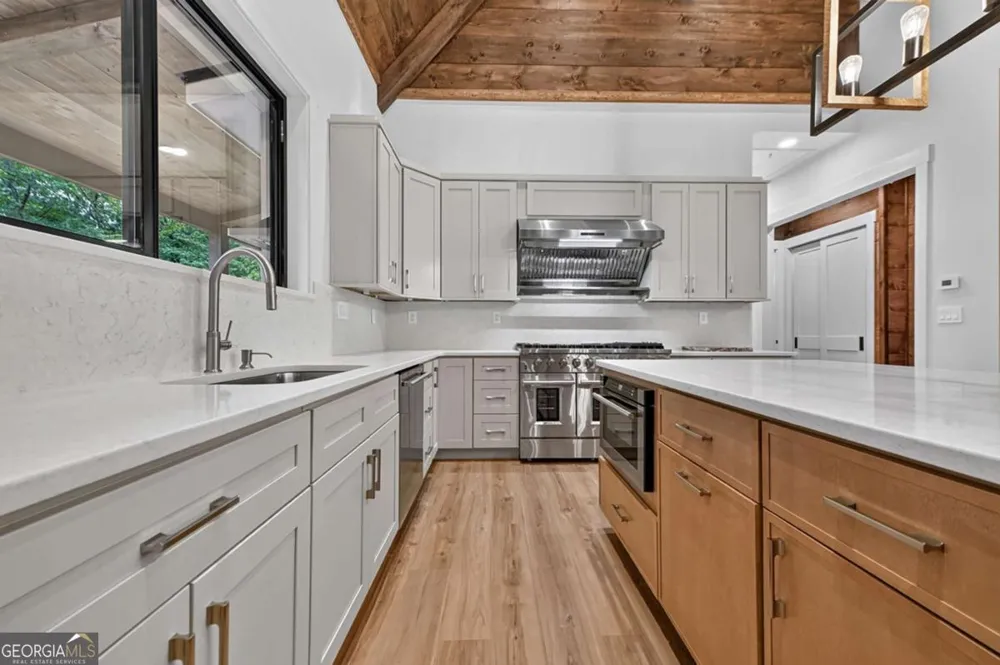 412 Mountain Tops CIR Blue Ridge, GA 30513