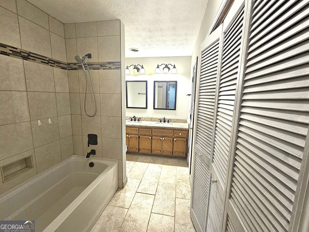 2996 Jodeco DR Jonesboro, GA 30236