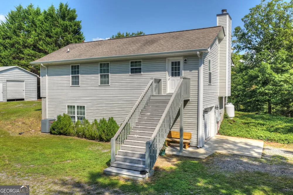 96 Creekside DR McCaysville, GA 30555