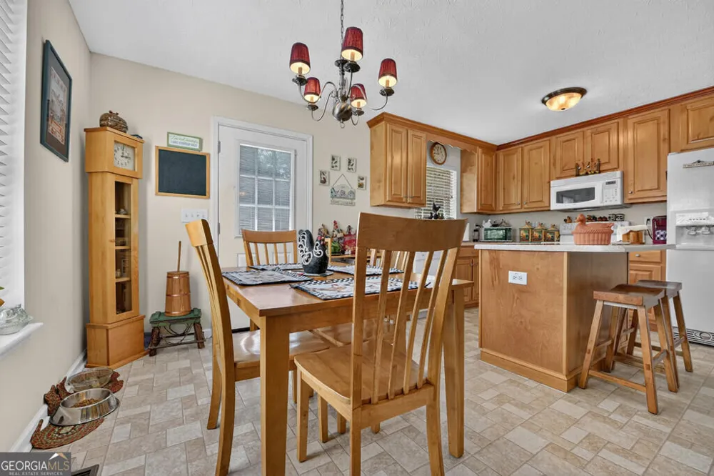 96 Creekside DR McCaysville, GA 30555