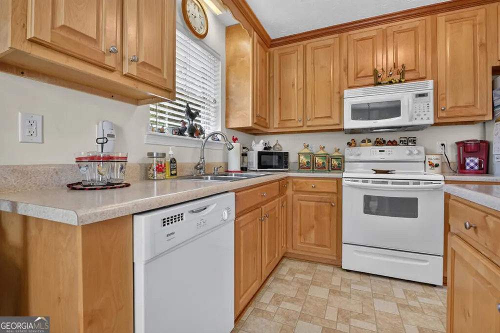 96 Creekside DR McCaysville, GA 30555