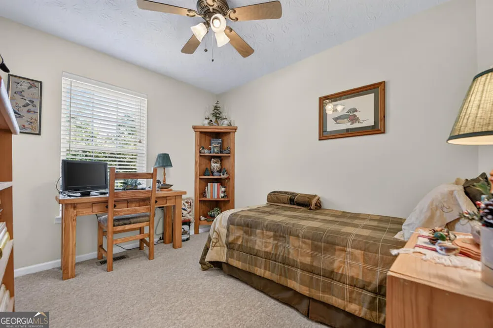 96 Creekside DR McCaysville, GA 30555