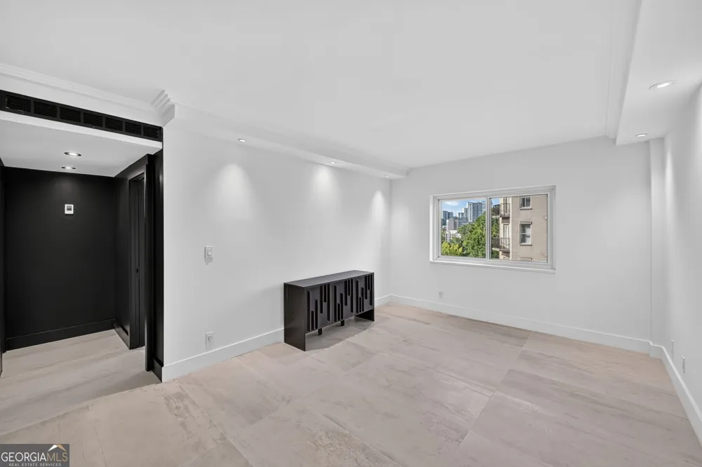 2285 Peachtree RD NE Atlanta, GA 30309
