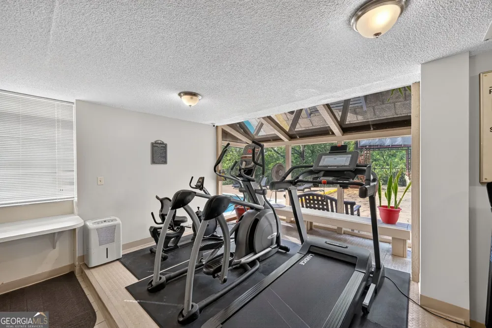 2285 Peachtree RD NE Atlanta, GA 30309