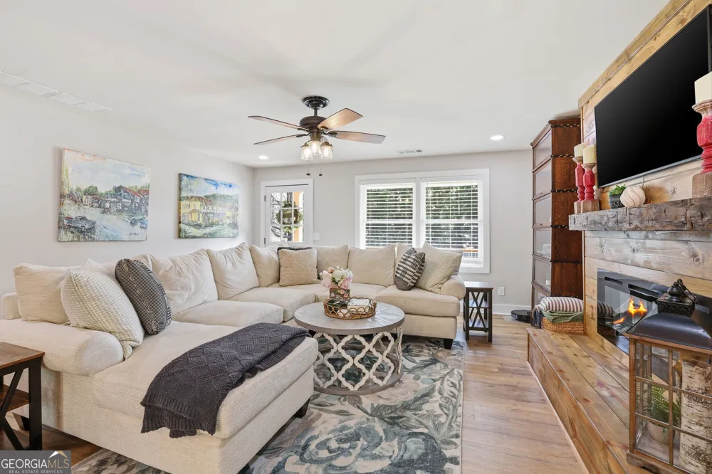 232 Stekoa Falls RD Clayton, GA 30525