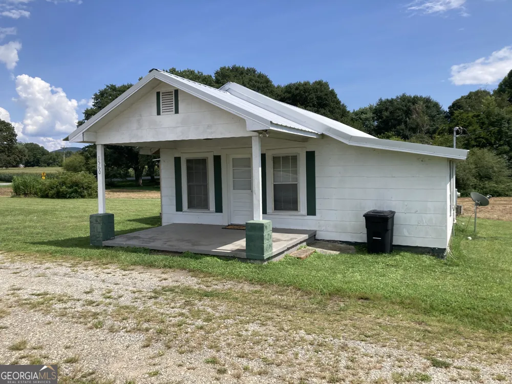 1560 Cleveland HWY Murrayville, GA 30564