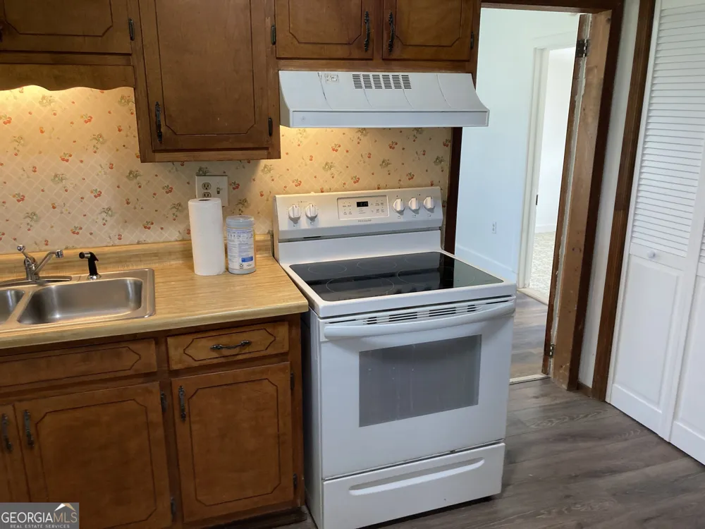 1560 Cleveland HWY Murrayville, GA 30564