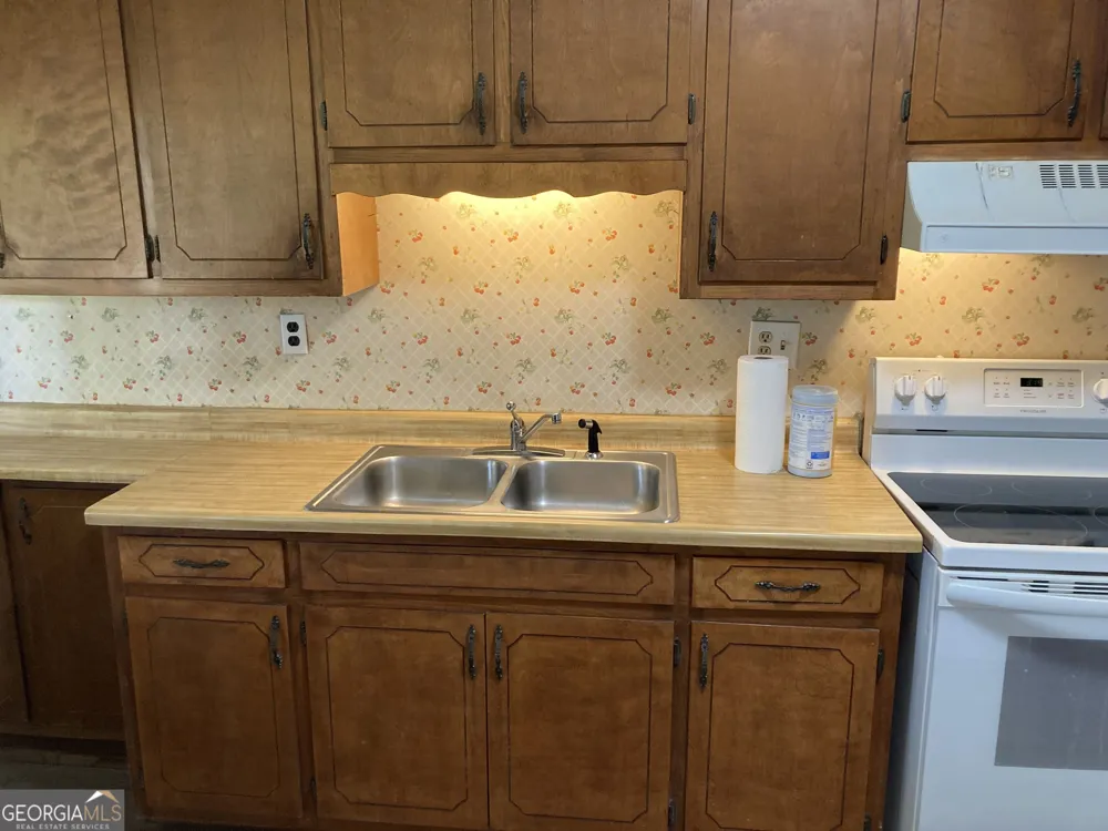 1560 Cleveland HWY Murrayville, GA 30564