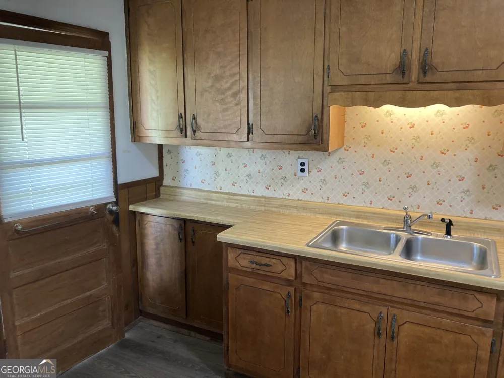 1560 Cleveland HWY Murrayville, GA 30564
