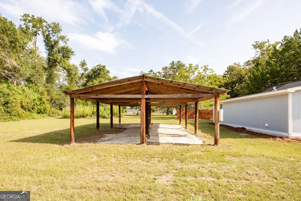 2409 Adams ST Waycross, GA 31501