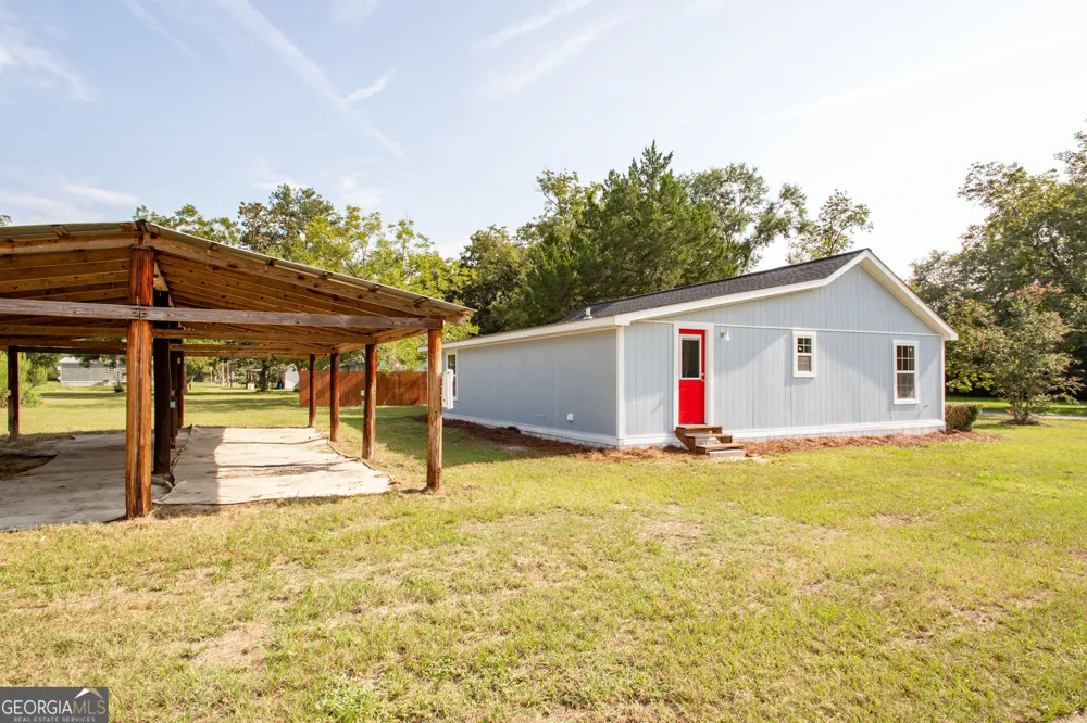 2409 Adams ST Waycross, GA 31501