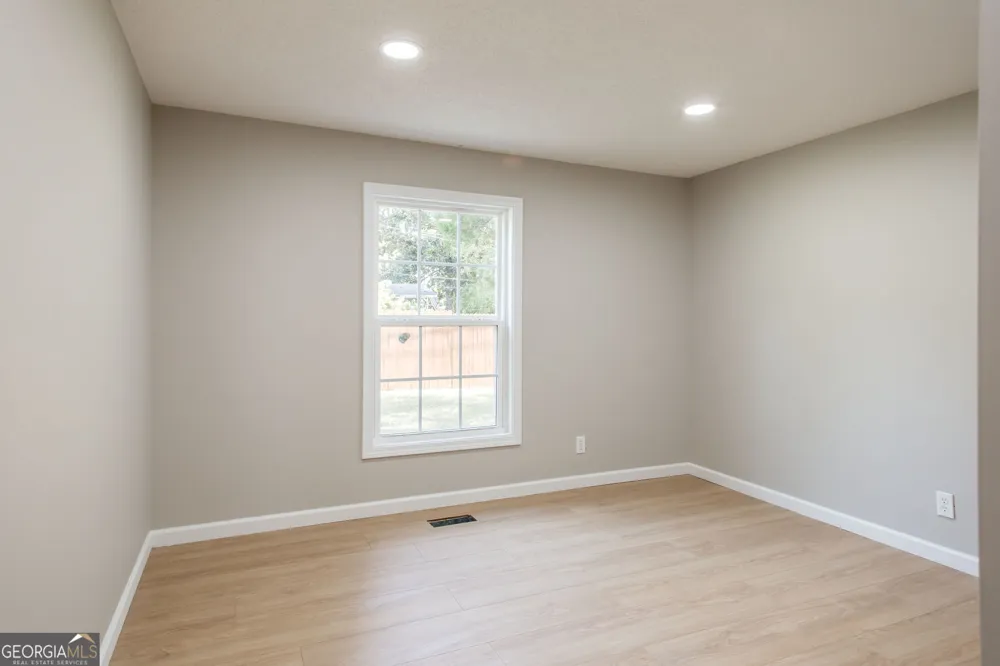 2409 Adams ST Waycross, GA 31501