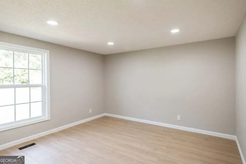 2409 Adams ST Waycross, GA 31501