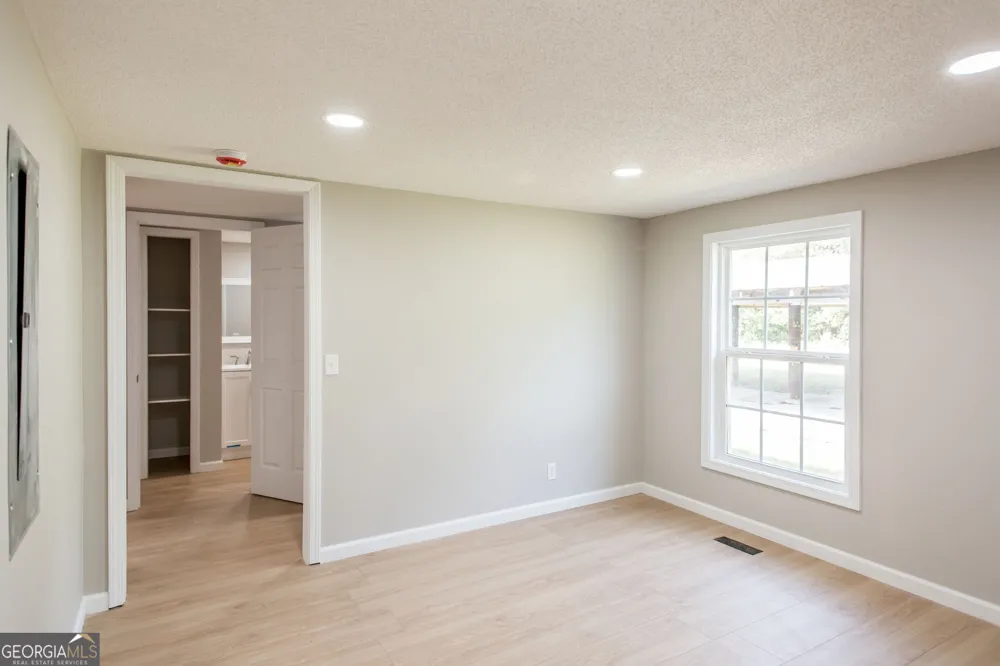 2409 Adams ST Waycross, GA 31501