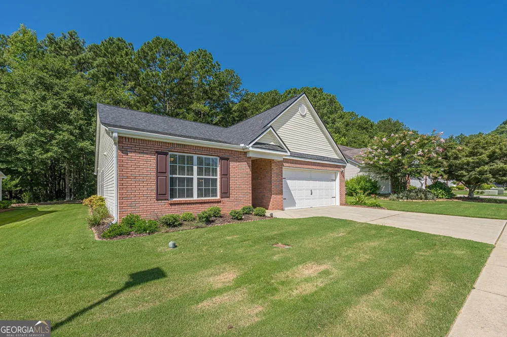 912 Village View CIR Loganville, GA 30052
