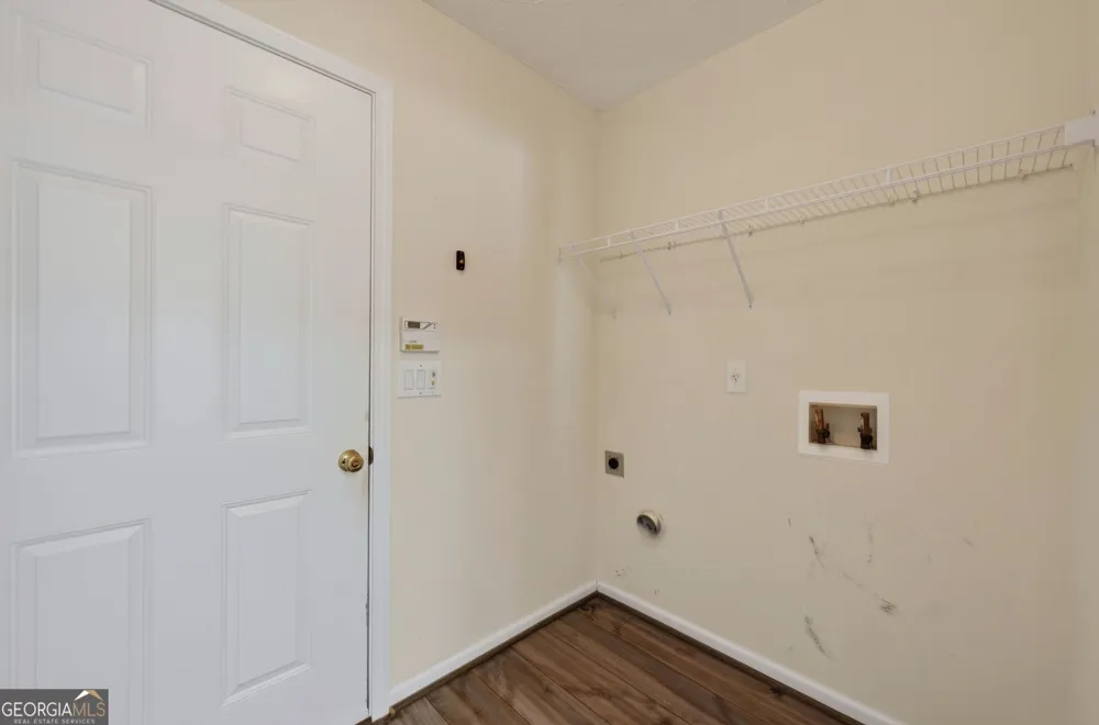 912 Village View CIR Loganville, GA 30052